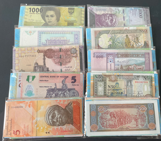 LOT of 50!! World Banknotes : various dates, all UNC!